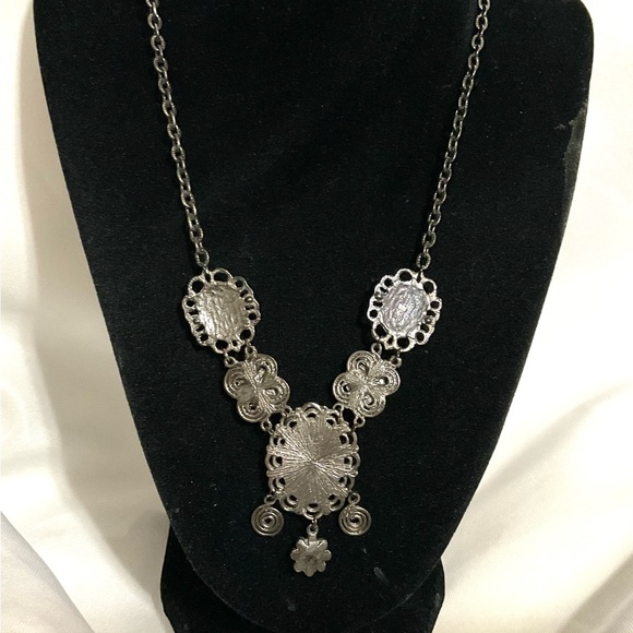 PULSE Cameo Necklace - Picture 2 of 5